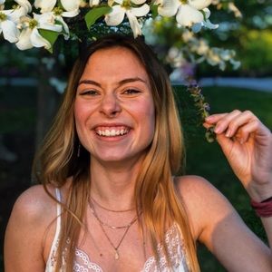 Meet your Posher, Devin